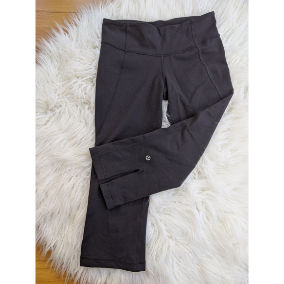 Lululemon Gather & Crow Capris EUC, 6 - Picture 4 of 9